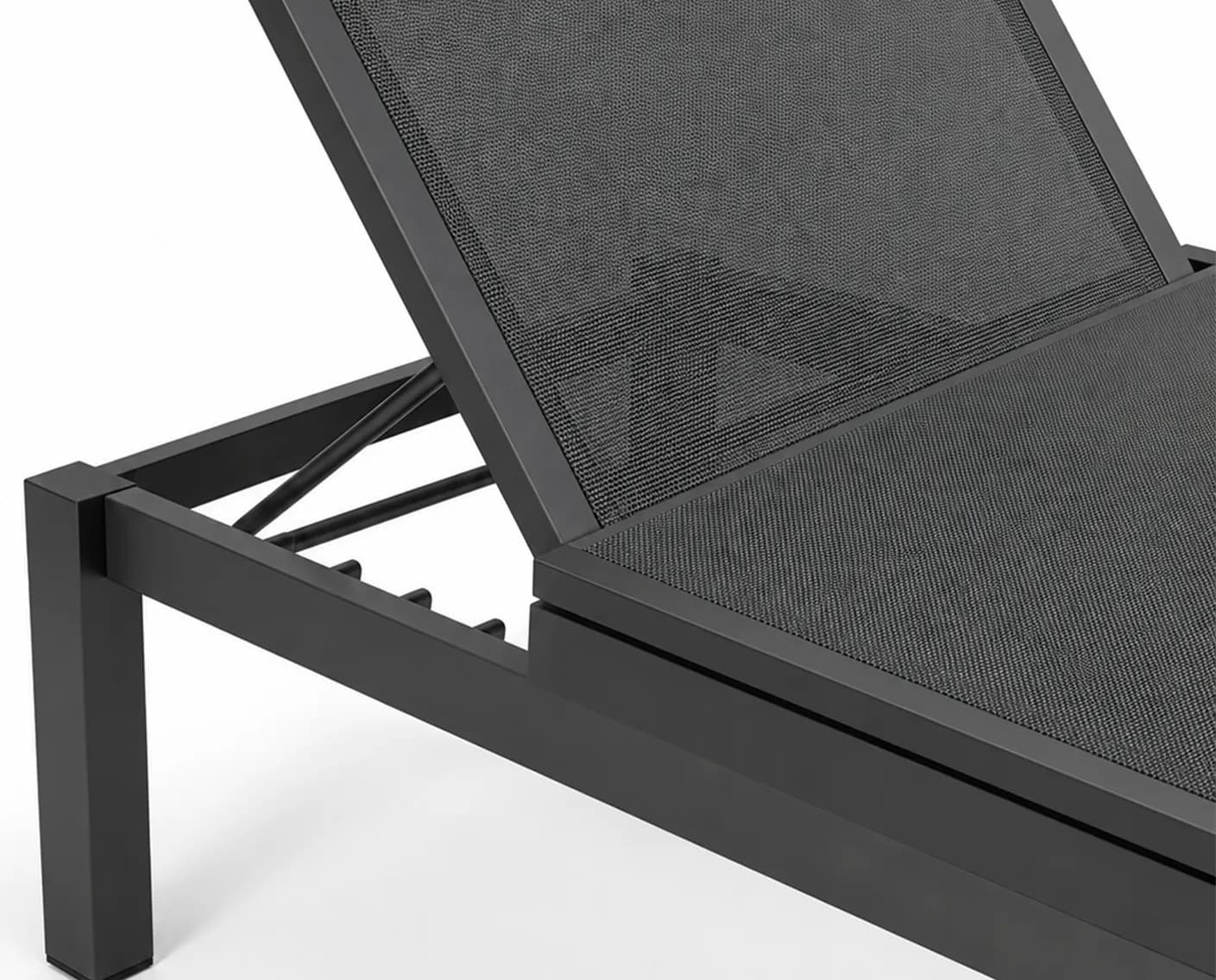 Forma Chaise Lounge 3