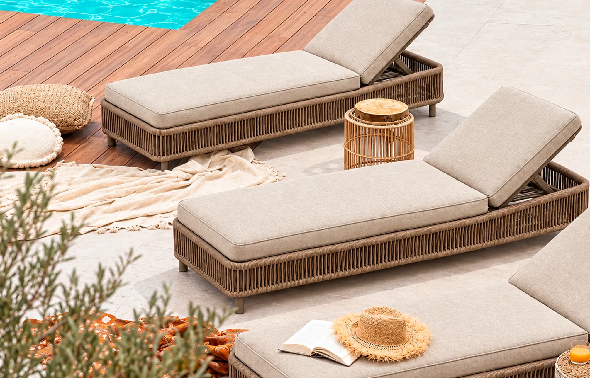 Vittoria Chaise Lounge 5