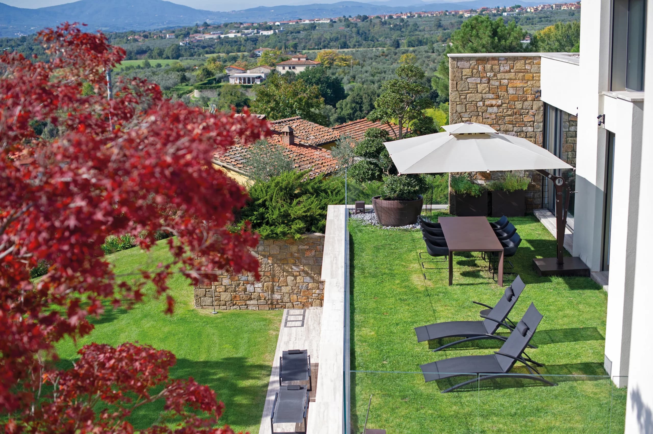 Gardens & Courtyards