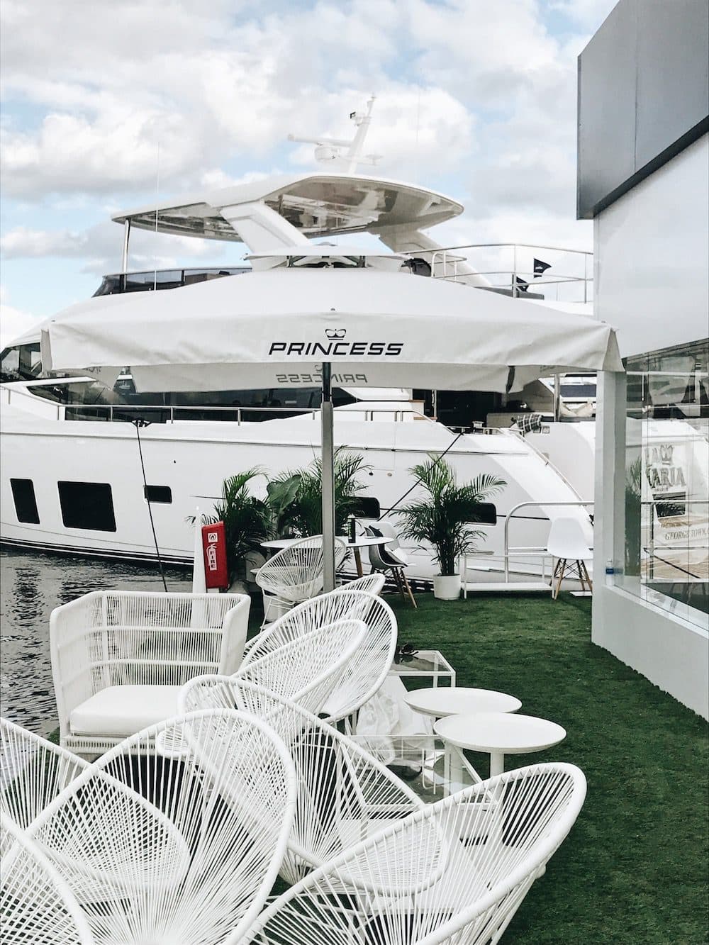 Cruise Line & Cruise Ship Outdoor Umbrellas
