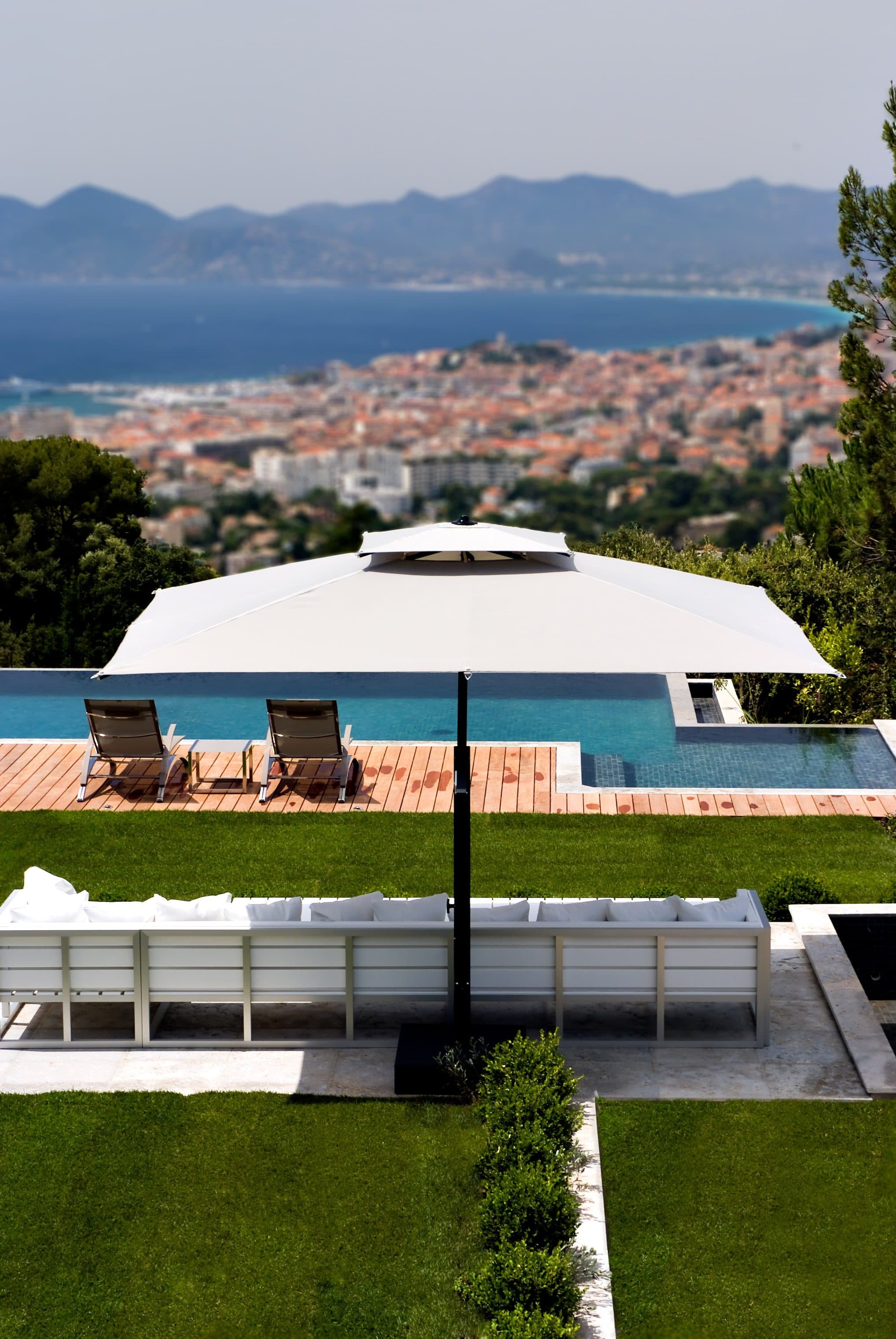 Shade your Projects with Poggesi Umbrellas