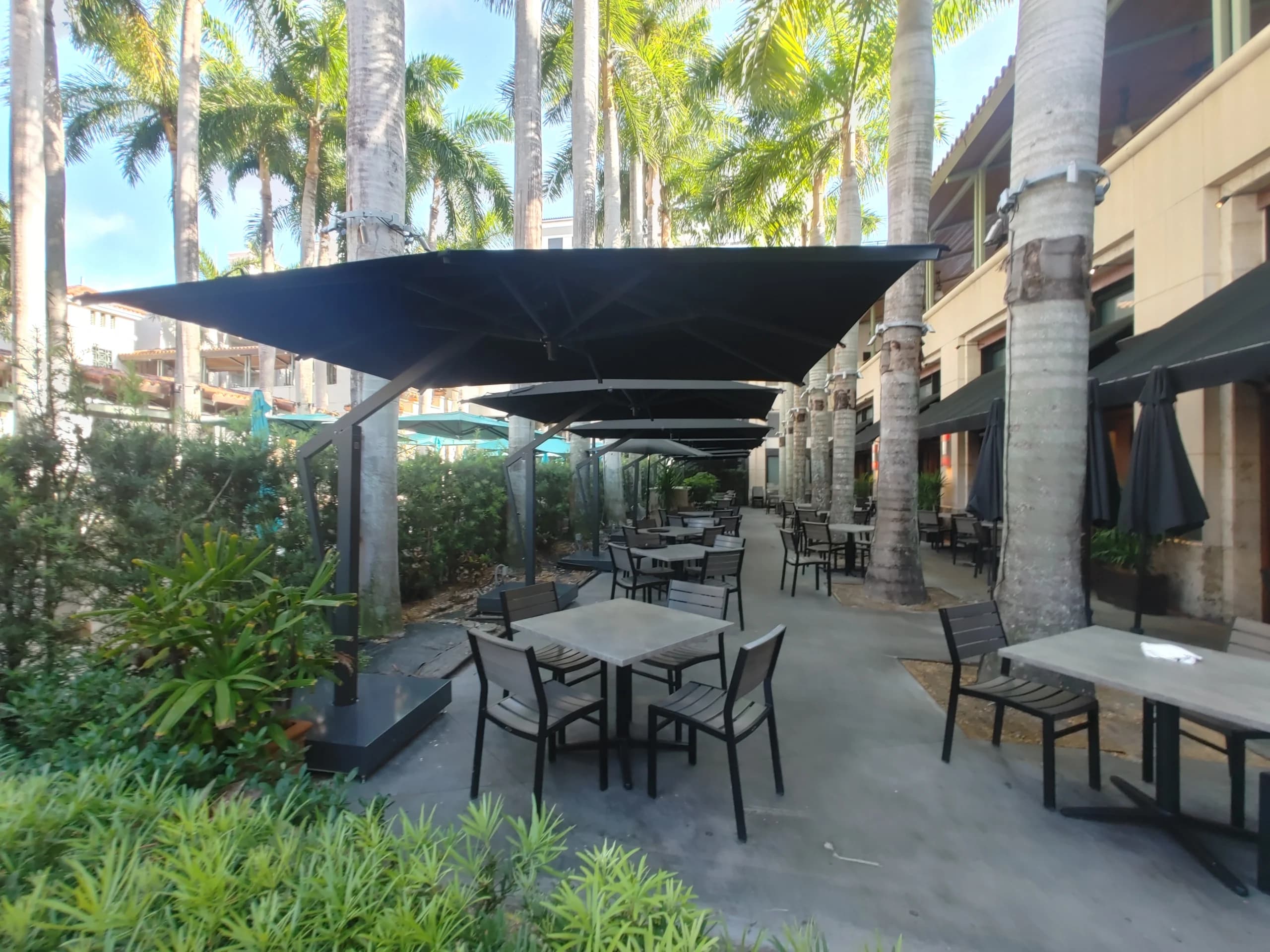 What Is a Cantilever Umbrella? A Guide to Unobstructed Luxury