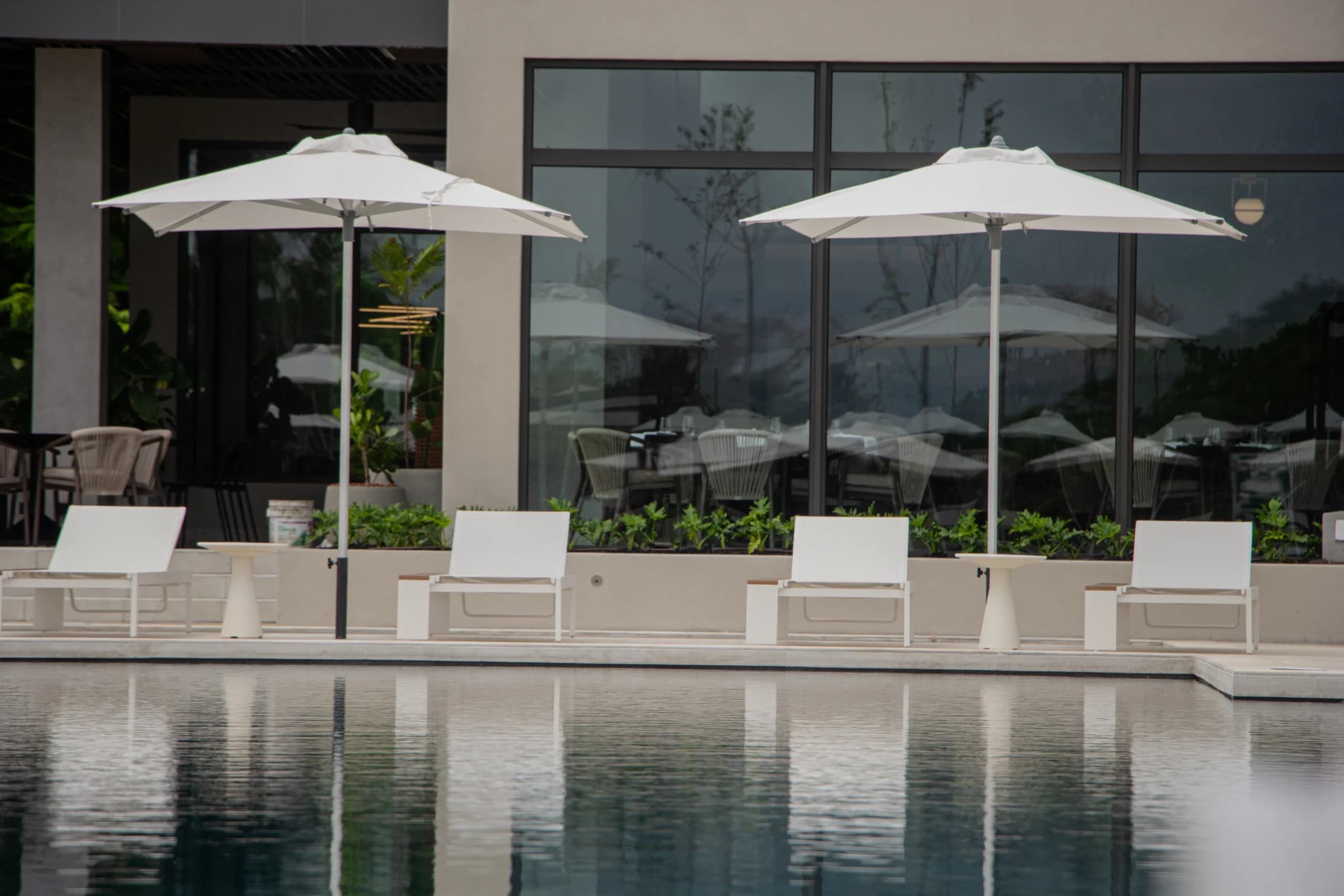 Guide to Buying Outdoor Furniture for Your Country Club
