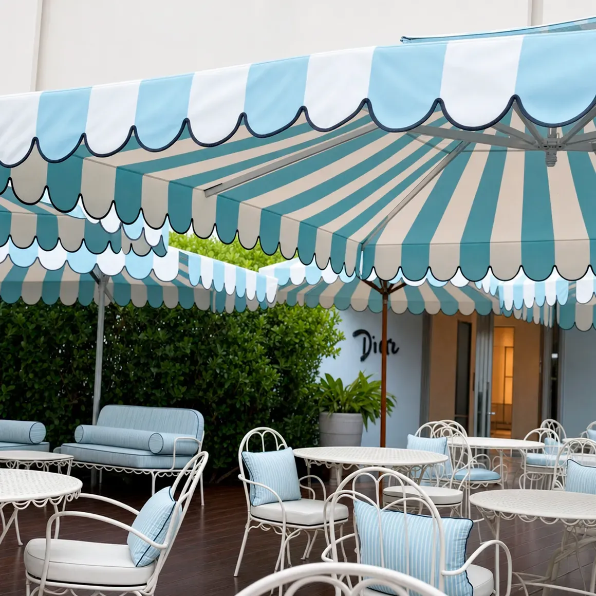 Christian Dior Café