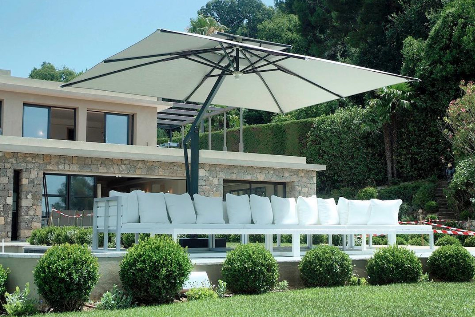 Customer Round Up: 10 High-End Patio Umbrella Set Ups That Will Inspire You  - Poggesi® USA