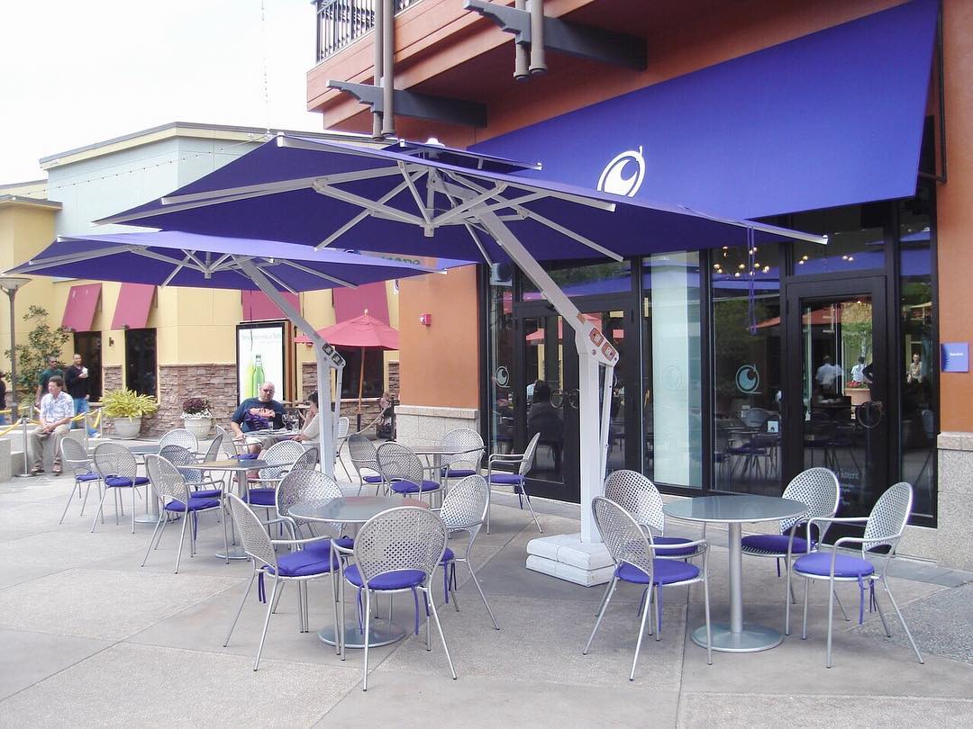 Poggesi Restaurant Cantilever Umbrellas