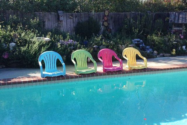 18 Diy Poolside Decorating Ideas That, Pool Patio Decor Signs