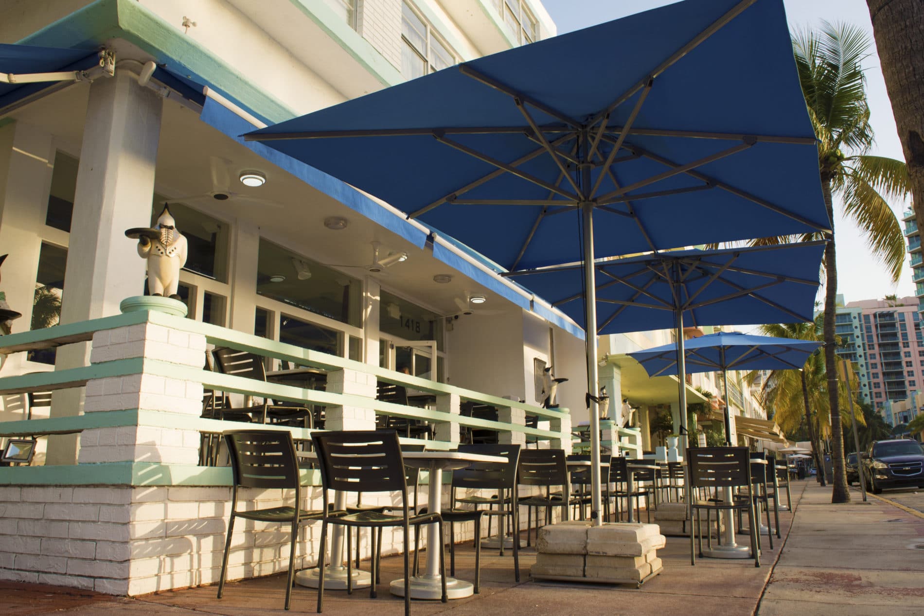 Outdoor Restaurant Umbrellas