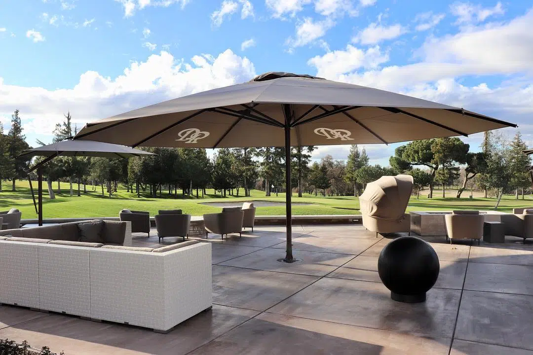 Guide to Buying Outdoor Furniture for Your Country Club