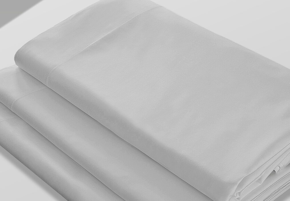 Elegant and luxurious bed linens from Poggesi's Seta Collection, adding a touch of sophistication to your bedroom decor